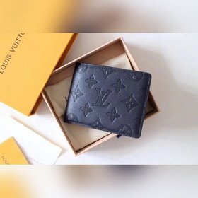 LV MULTIPLE Кошелек Модель M62901 Этот кошелек Louis Vuitton Mult