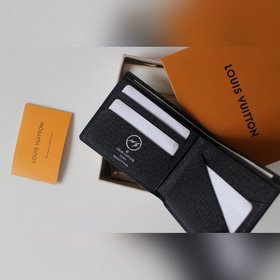 LV MULTIPLE Кошелек Модель M64439 Этот кошелек Multiple, разработ