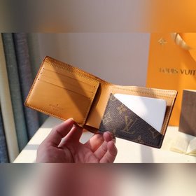 LV MUL TIPLE Кошелек Модель M69024 Короткий кожаный кошелек из ко