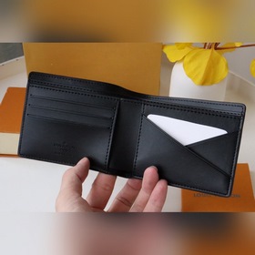 LV Короткий кошелек Артикул： M81830 Короткий кошелек Полностью о