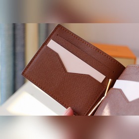 LV Модель M66543 Короткий кошелек Идеальное место для хранения 