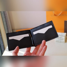 LV Кошелек для купюр Артикул M66543 Идеальное место для хранения