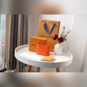 LV Многофункциональный кошелек Артикул： M81026 Изготовлен из ко
