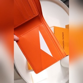 LV Многофункциональный кошелек Артикул： M81026 Изготовлен из ко