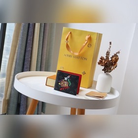 LV Короткий кошелек MULTIPLE Артикул： M80932 Короткий кошелек И