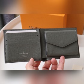 LV Короткий кошелек Артикул： M30795 Этот кошелек имеет карман н