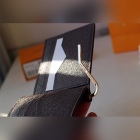 LV Держатель для кредитных карт Артикул M66543 Идеальное место