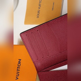 LV Артикул： M30787 Карманный кошелек Этот карманный кошелек с ин