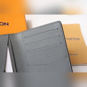 LV Артикул： M30787 Карманный кошелек Этот карманный кошелек с ин