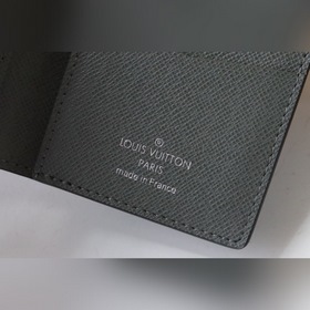 LV Артикул： M30787 Карманный кошелек Этот карманный кошелек с ин