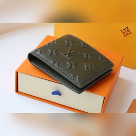 LV Артикул： M80520 Короткий кошелек Этот кошелек новой конструк