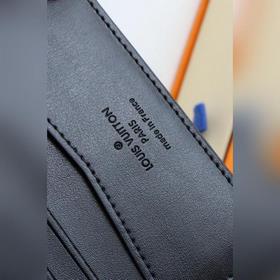 LV Артикул： M80520 Короткий кошелек Этот кошелек новой конструкц