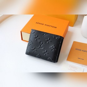 LV Артикул： M80520 Короткий кошелек Этот кошелек новой конструкц