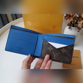 LV Артикул： M80781 Кошелек MULTIPLE Этот небольшой изящный коше