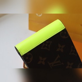 LV Артикул： M80781 Кошелек MULTIPLE Этот компактный изящный коше
