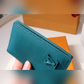LV Артикул： M81028 Универсальный кошелек в форме сумки Этот клас