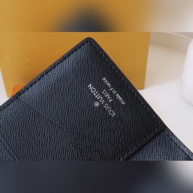 LV Артикул： M81550 Универсальный кошелек в форме сумки Этот унив
