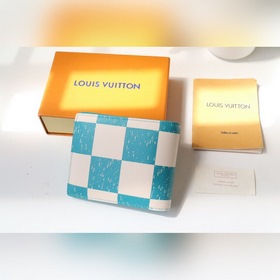 LV Артикул： N60494 Короткий кошелек с карманами Этот кошелек из
