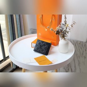 LV MULTIPLE Кошелек Артикул： M62901 Этот кошелек Louis Vuitton Mu