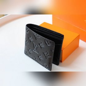 LV MULTIPLE Кошелек Артикул： M62901 Этот кошелек Louis Vuitton Mu