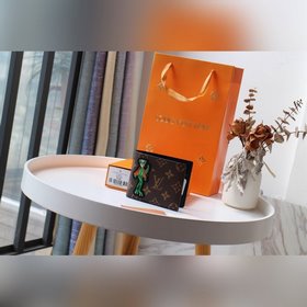 LV MULTIPLE Короткий кошелек Артикул： M60895 Вышивка Изготовлен