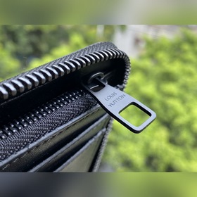 LV Артикул： M80505 Черный кошелек с прямой застежкой-молнией Эт