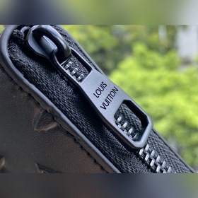 LV Артикул： M80505 Черный кошелек с прямой застежкой-молнией Эт