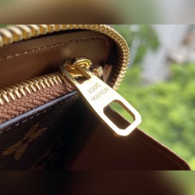 LV Артикул： M80558 Кожаный кошелек TRUNK с застежкой-молнией Вдо