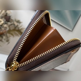 LV Артикул： M80558 Кожаный кошелек TRUNK с застежкой-молнией Вдо