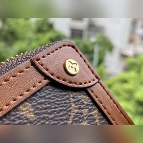 LV Артикул： M80558 Кожаный кошелек TRUNK с застежкой-молнией Вдо