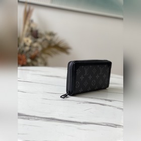 LV Артикул： M80558 Черный TRUNK кошелек на молнии Вдохновленный 