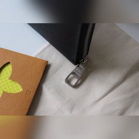 LV ZIPPY Карман для документов с застежкой-молнией Модель m60003 