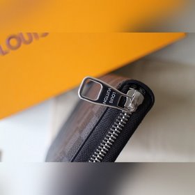 LV ZIPPY Карман для документов с застежкой-молнией Модель m60003 