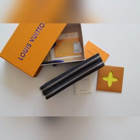 LV Двойной кошелек на молнии Модель M61723  Этот чрезвычайно пра