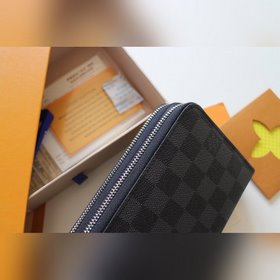 LV Двойной кошелек на молнии Модель M61723  Этот чрезвычайно пра