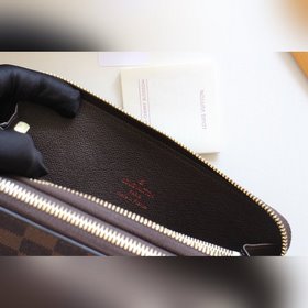 LV Двойной кошелек на молнии Модель M61723  Этот чрезвычайно пра