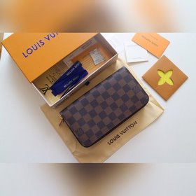 LV Двойной кошелек на молнии Модель M61723  Этот чрезвычайно пра