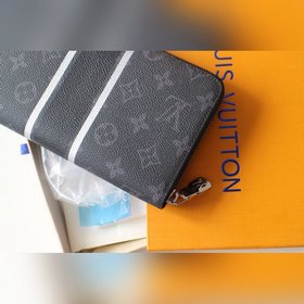 LV ZIPPY ORGANISER Кошелек на молнии Модель M64645 Этот кошелек н