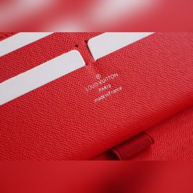 LV Модель m67541 Кошелек на молнии, созданный в сотрудничестве Но