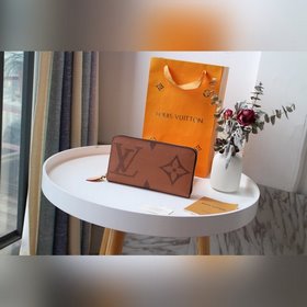 LV ZIPPY Кошелек на молнии Модель M67687 Этот кошелек Zippy на мо