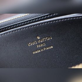 LV ZIPPY Кошелек на молнии Модель M67687 Этот кошелек Zippy на мо
