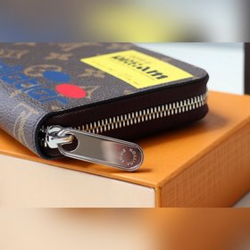 LV модель M67824  Кошелек на молнии ZlPPY Новейшая ограниченная