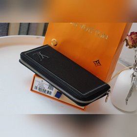 LV Модель M68228 Кошелек на молнии вышивка 2 019 Осенняя модель 