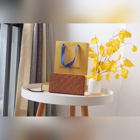 LV Zippy кошелек на молнии Артикул： M82121 Классический кошелек