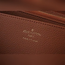 LV Zippy кошелек на молнии Артикул： M82121 Классический кошелек