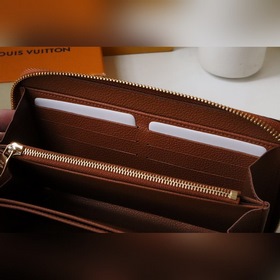 LV Zippy кошелек на молнии Артикул： M82121 Классический кошелек