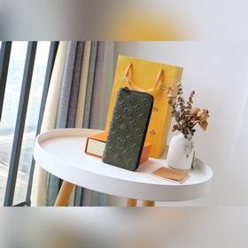 LV Артикул： M80505 Кошелек с прямой застежкой-молнией Этот прямо