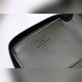 LV Артикул： M80505 Кошелек с прямой застежкой-молнией Этот прямо
