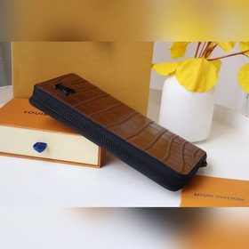 LV Вертикальный кошелек на молнии, сумка-клатч Артикул： M81830 
