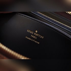 LV ZIPPY кошелек на молнии Артикул： M67687 Этот кошелек Zippy 